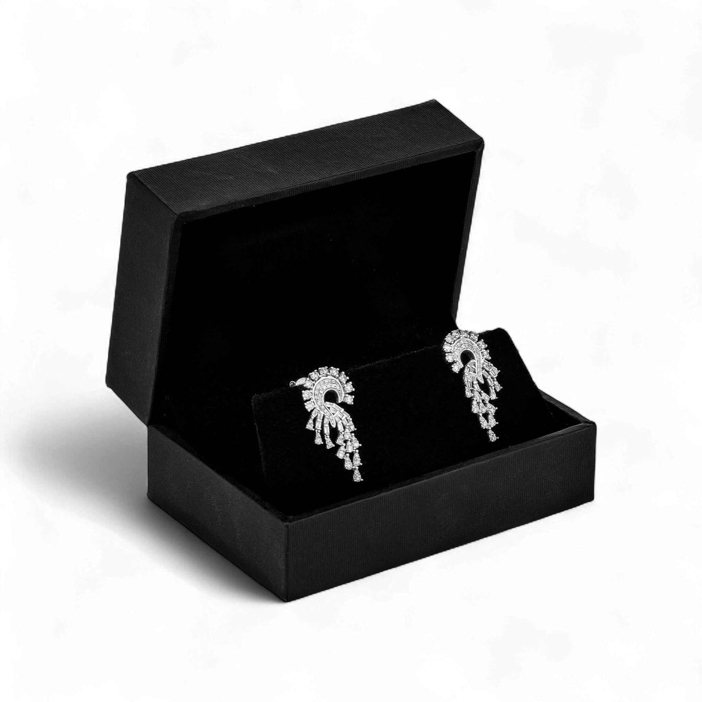 Arit Diamond Stud Earrings in 18KT Gold