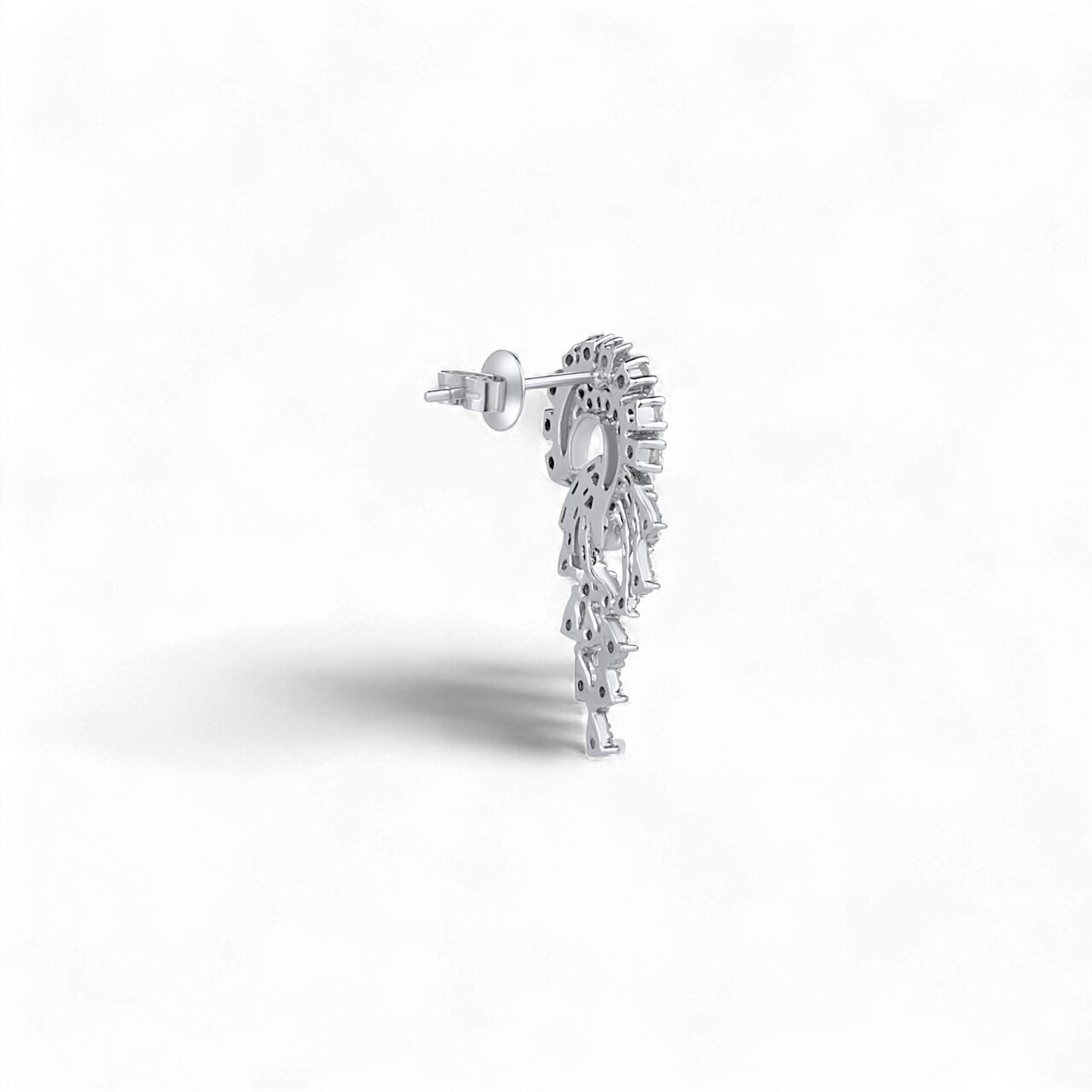 Arit Diamond Stud Earrings in 18K Gold