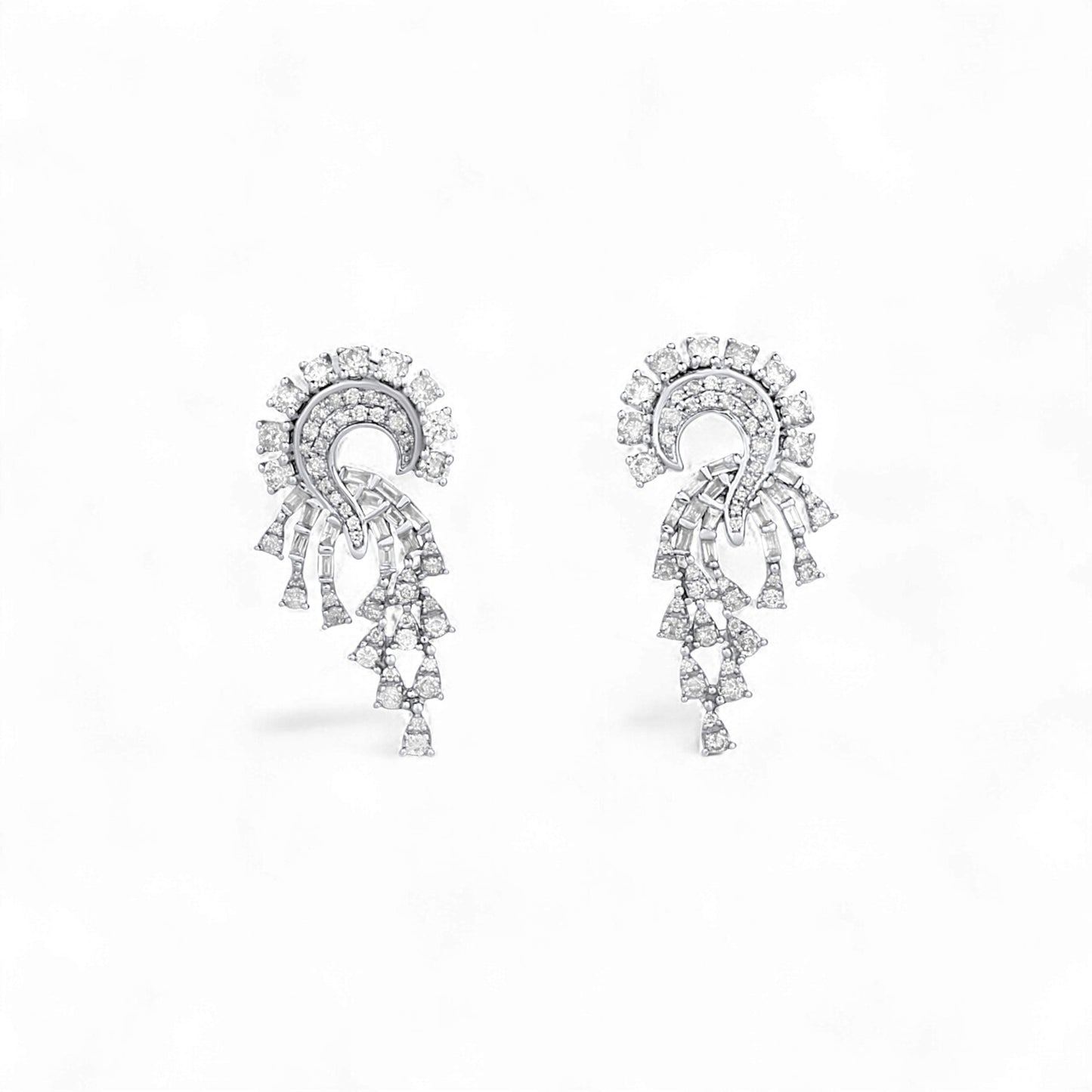 Arit Diamond Stud Earrings in 18K Gold