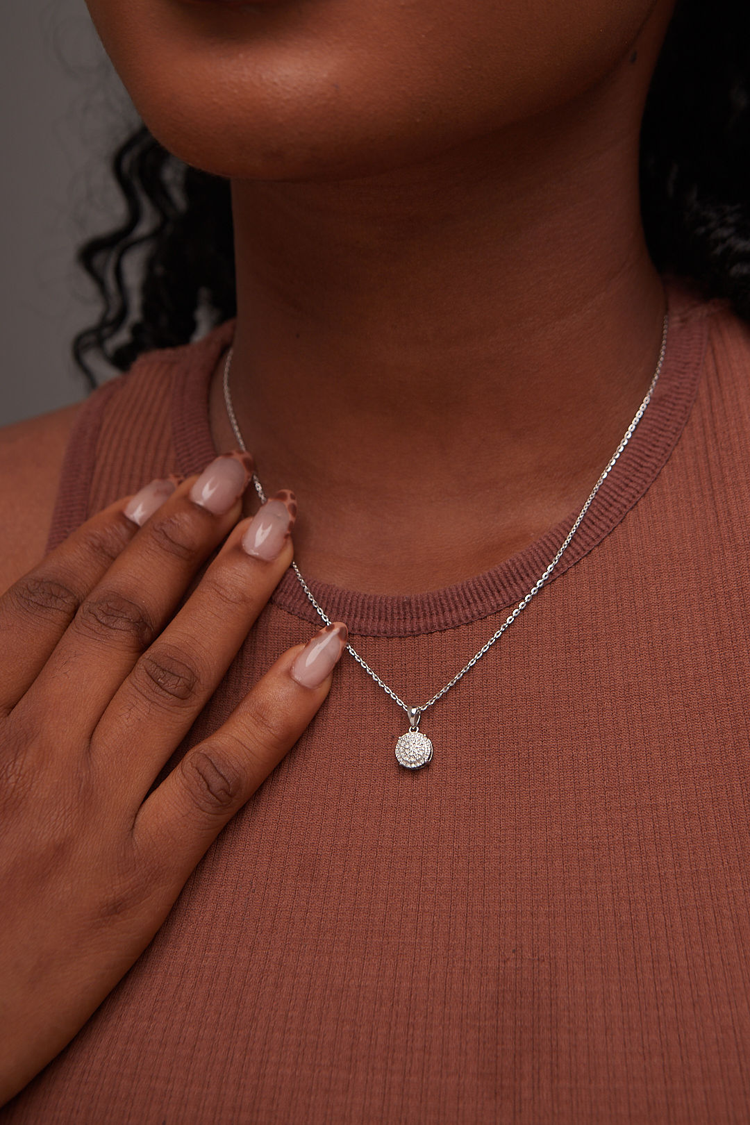 Ava Round Natural Diamond Pendant in 18K Gold