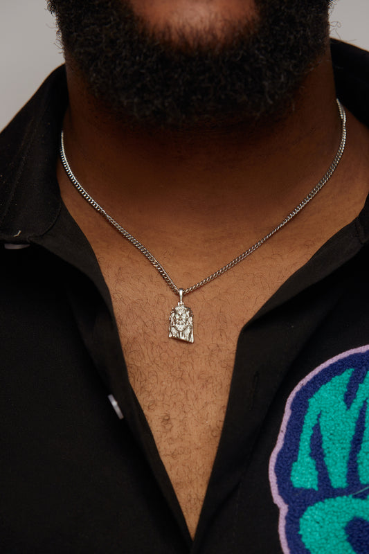 Jesus Pendant in 18K Gold