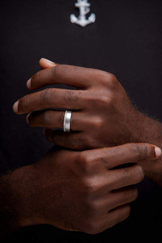 Anagh Diamond Band in 18K Gold