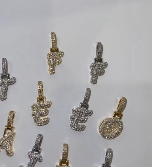 Bibi 0.18ct Initial Diamond Pendant in 18K Gold