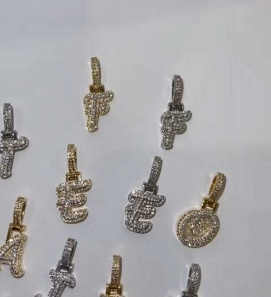 Bibi 0.18ct Initial Diamond Pendant in 18K Gold