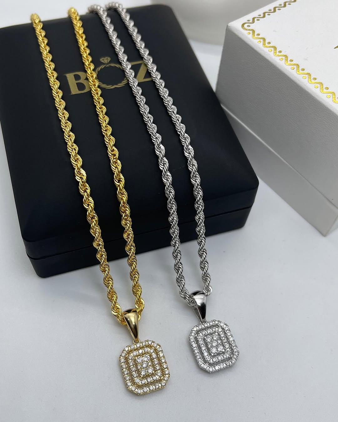 Malawi Necklace in 18K Gold