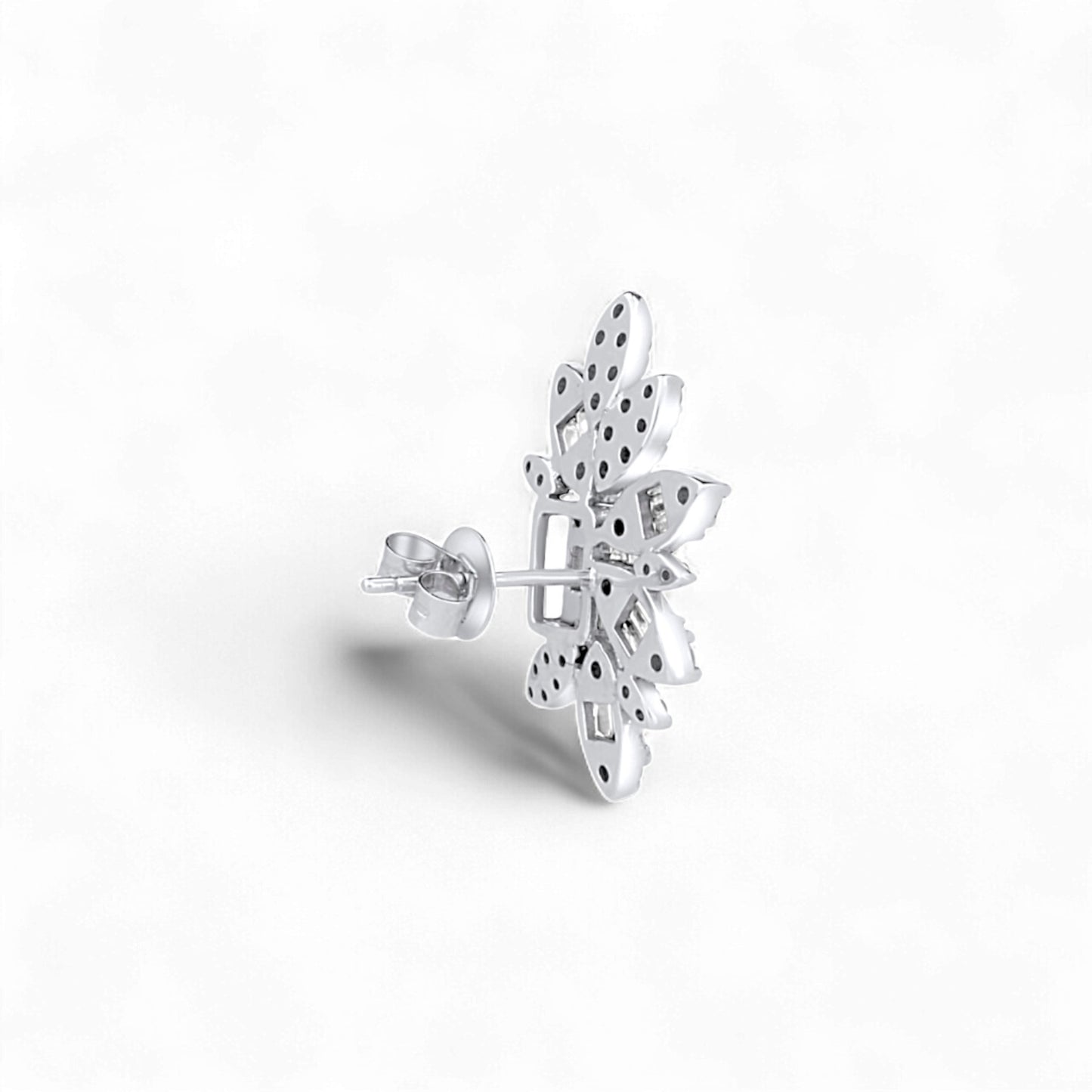 Lyra Diamond Studs in 18k Gold