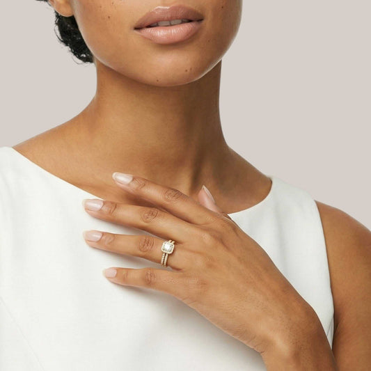 Elise Radiant Cut Diamond Bride Set in 18KT Gold