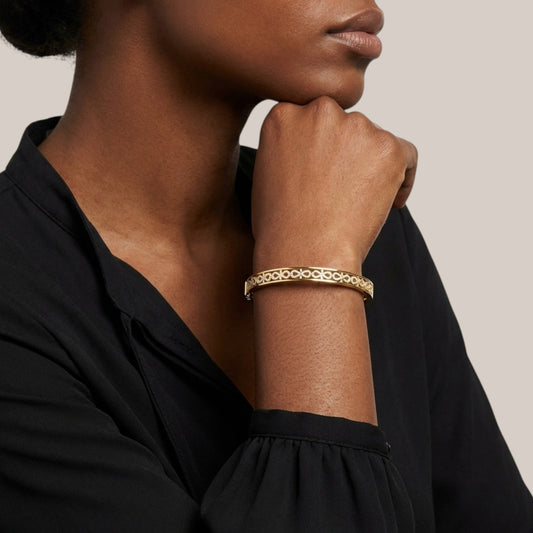Infinie Signature Bangle in 18KT Gold