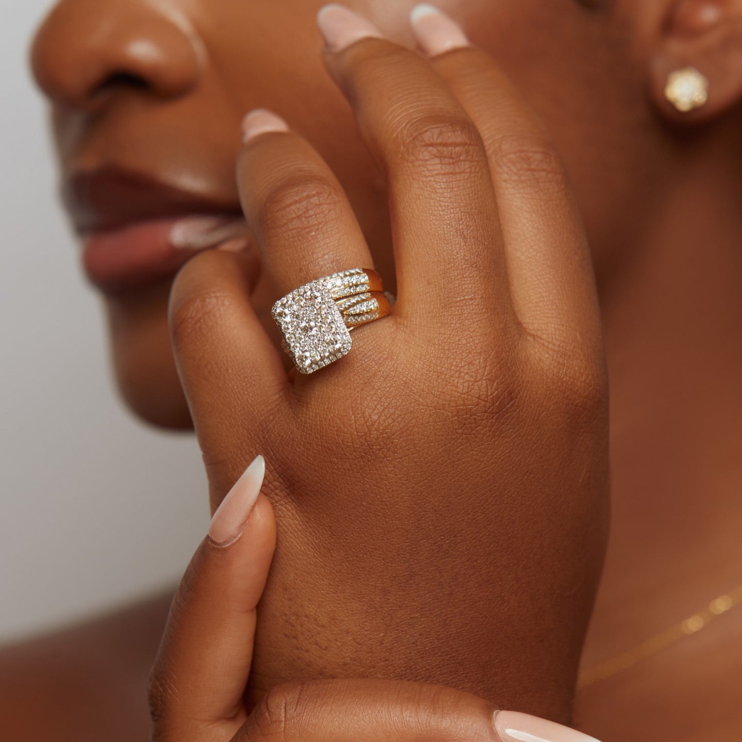 Amanda Radiant Cut Diamond Bride Set in 18KT Gold