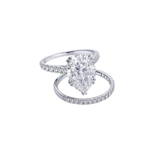 Ifunanya Pear Cut Moissanite and Diamond Bride Set in 18K Gold