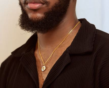 Medusa Diamond Pendent in 18K Gold