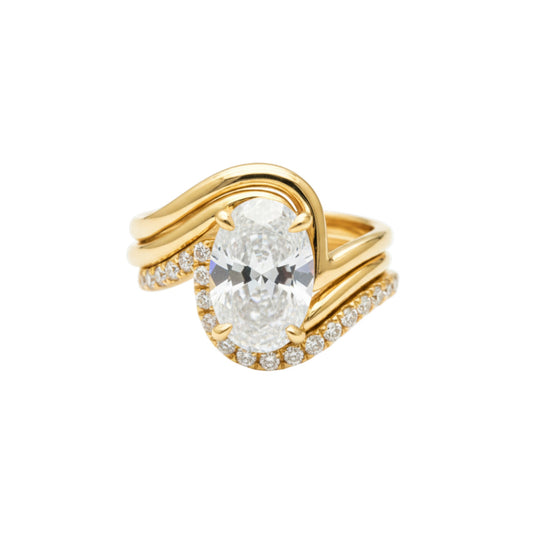 Serene Oval Cut Trio Bride Set in 18KT Gold