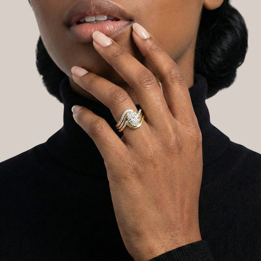 Serene Oval Cut Trio Bride Set in 18KT Gold