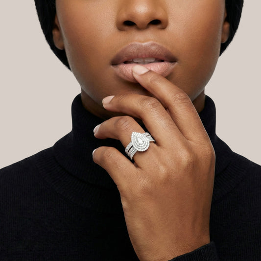 Doris Pear Cut Pavé Natural Diamonds Bride Set in 18KT Gold