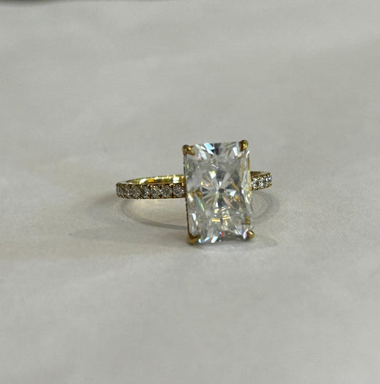 Simi Radiant Moissanite & Diamond Engagement Ring ion 18K Gold
