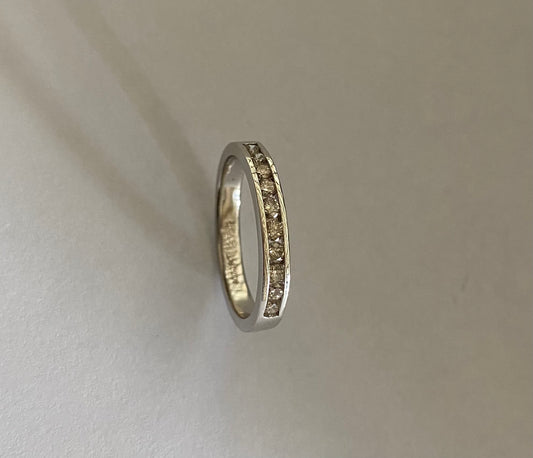 Channel Diamond Band in 18K Gold