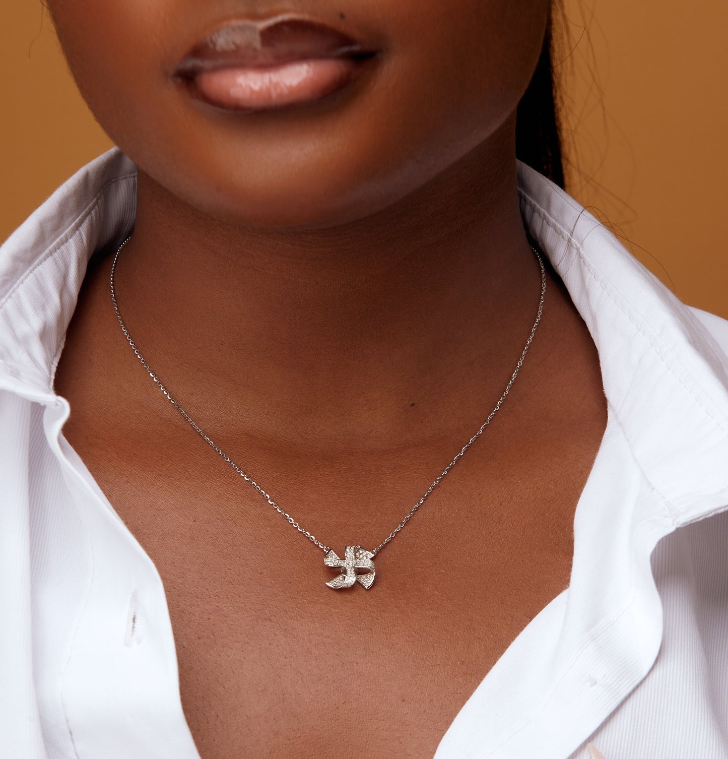 Willow Diamond Necklace in 18K Gold