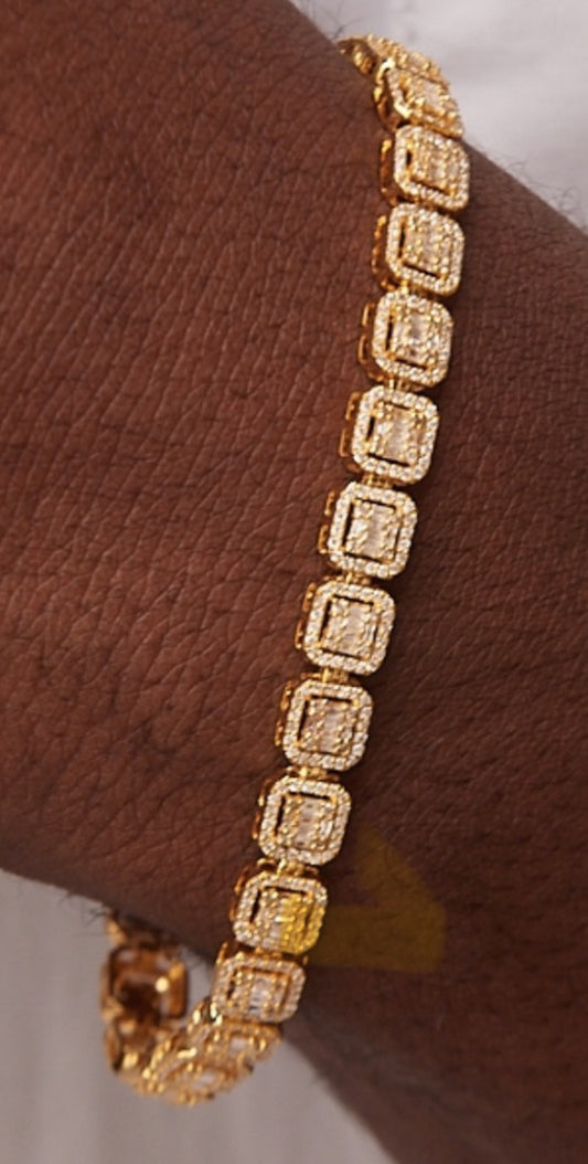 Baguette Diamond Tennis Bracelet in 18K Gold