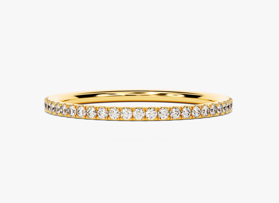3D Diamond Pave Band in 18K Gold