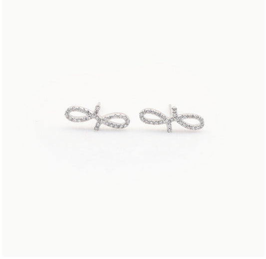 Oiza Infinie Mini Horizontal Pave Diamond Earrings in 18K Gold