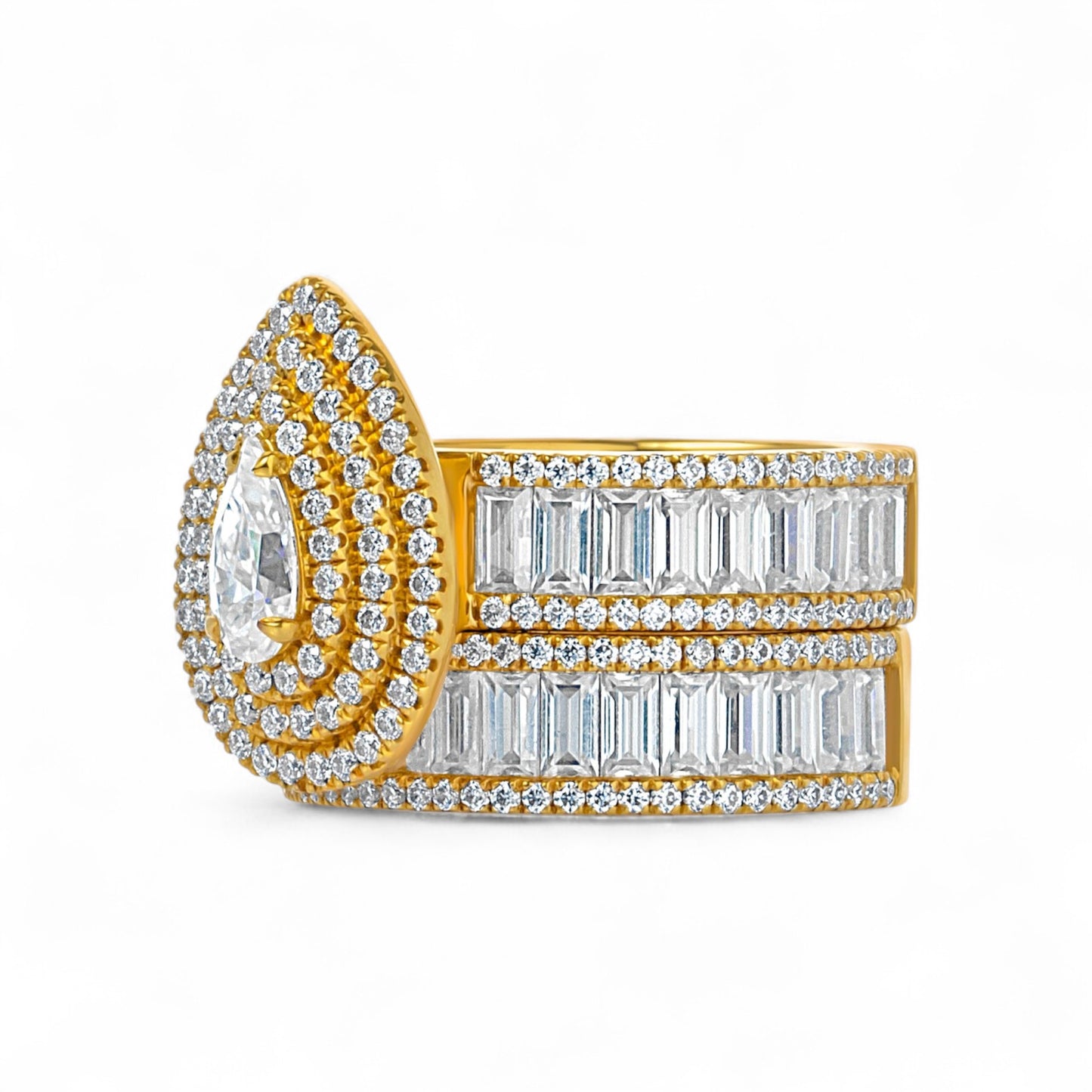 Doris Pear Cut Pavé Natural Diamonds Bride Set in 18K Gold