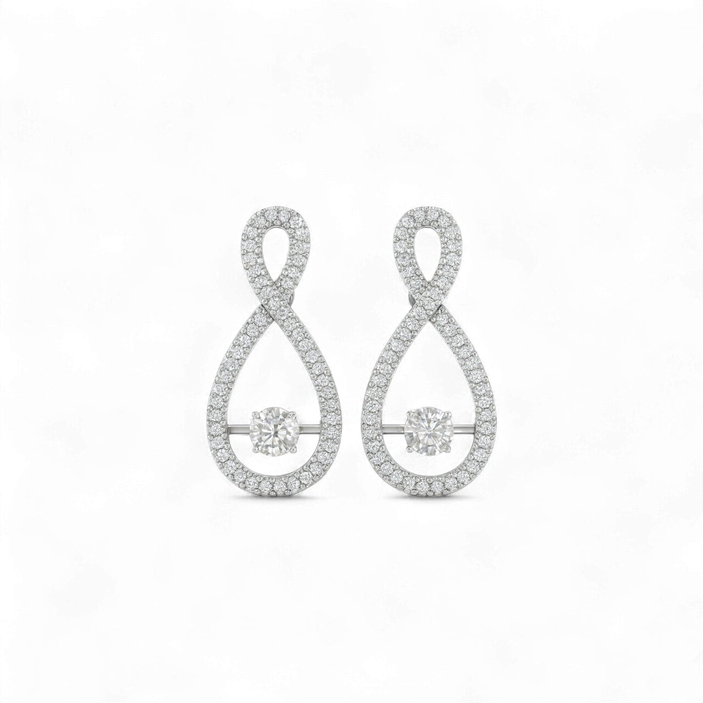 Twinkle Infinie Diamond Studs Earrings in 18K Gold