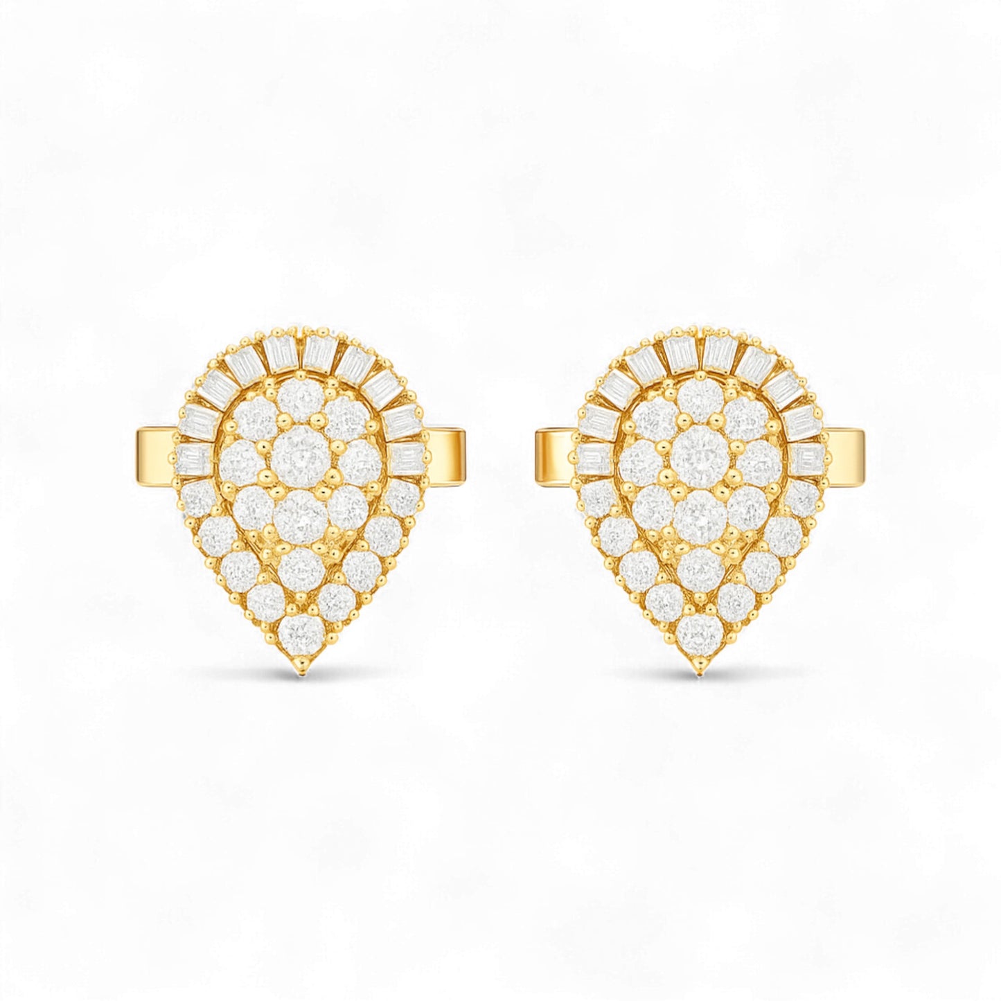 Velar Diamond Stud Earrings in 18K Gold